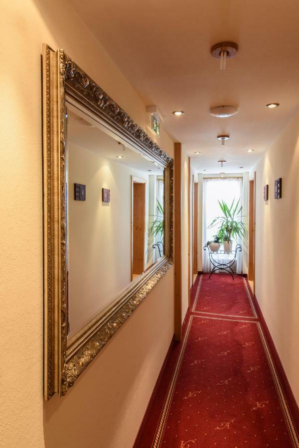 Hotel Alpenrose Гаргеллен Екстер'єр фото